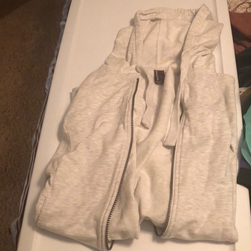 White/heathered light grey hoodie